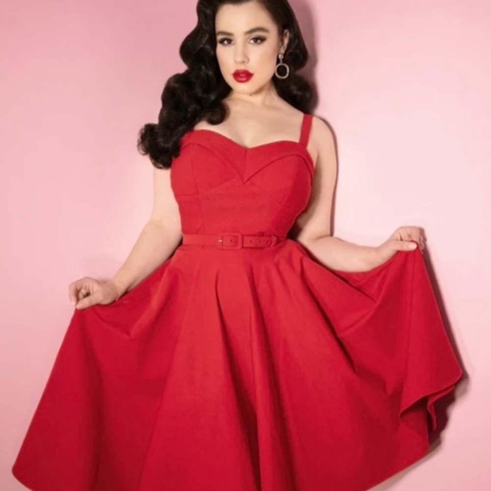 Vixen by Micheline Pitt Red Maneater Swing EUC